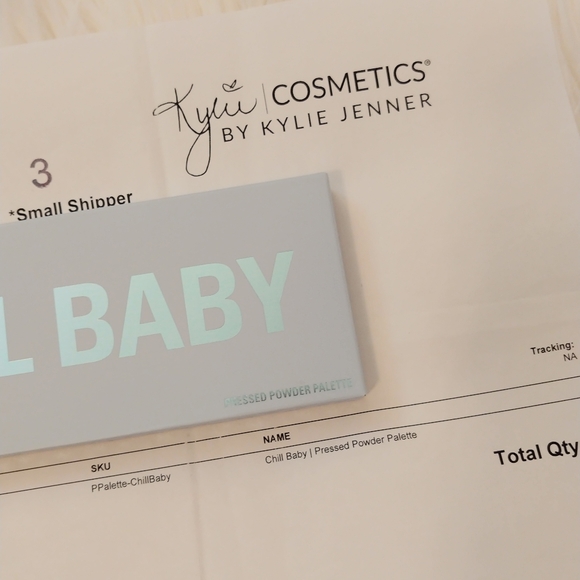 💖SALE! FIRM! KYLIE COSMETICS KYLIE JENNER CHILL BABY EYESHADOW PALETTE - Picture 15 of 15